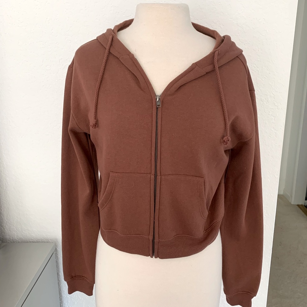 Tilly’s Brown Zip Crop Hoodie 🤎